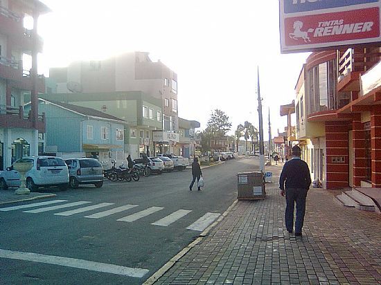 AVENIDA CENTRAL DE CORREIA PINTO-SC-FOTO:EZEQUIEL THIAGO - CORREIA PINTO - SC