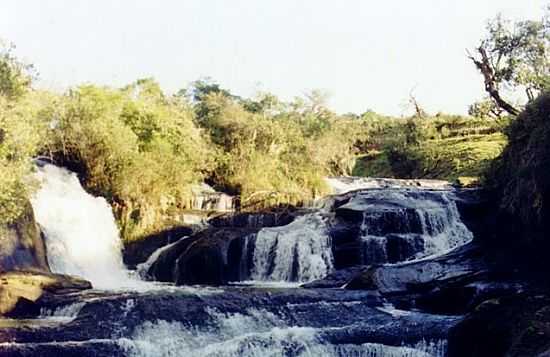 QUEDA DGUA NO RIO CANOAS EM CORREIA PINTO-SC - CORREIA PINTO - SC