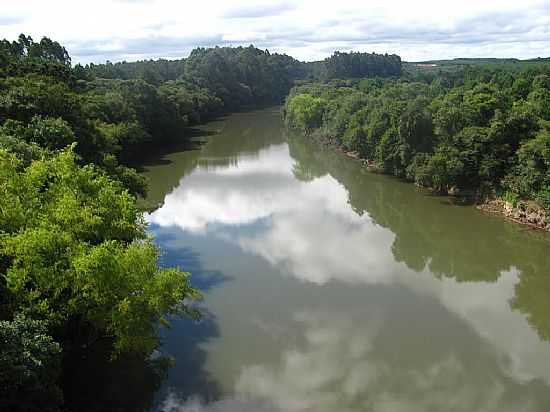 RIO CANOAS EM CORREIA PINTO-SC-FOTO:SIDNEI RECCO - CORREIA PINTO - SC