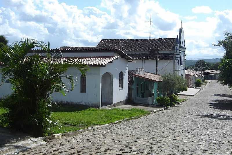 MONTE CRUZEIRO-BA-RUA DA IGREJA-FOTO:ANTNIO FIGUEIREDO - MONTE CRUZEIRO - BA