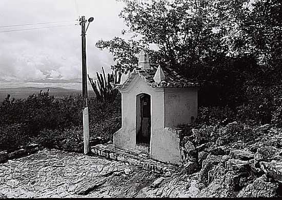 MONTE SANTO-BA-CAPELA NA SUBIDA DA SANTA CRUZ-FOTO:LUS AMRICO SILVA B - MONTE SANTO - BA
