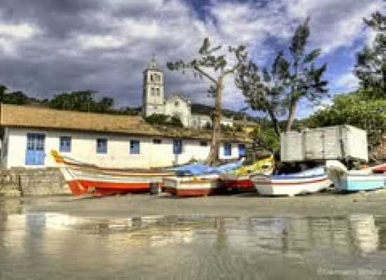 BARCOS NA PRAIA DE GAROPABA-FOTO:GERMANO SCHR - GAROPABA - SC