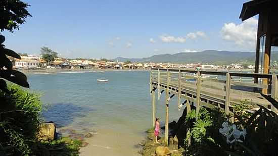 PRAIA CENTRAL DE GAROPABA-SC-FOTO:HENRIQUE DE BORBA - GAROPABA - SC