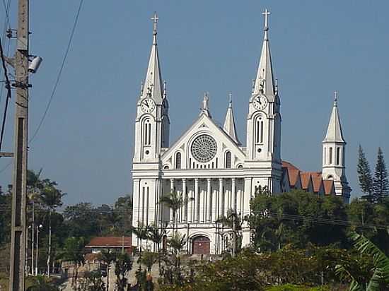 IGREJA MATRIZ DE SO PEDRO APSTOLO EM GASPAR-FOTO:J. CARLOS DE CARVALH - GASPAR - SC