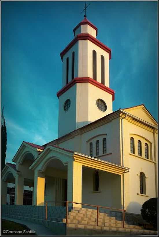 IGREJA POUSO ALTO EM GRAVATAL-SC-FOTO:GERMANO SCHR - GRAVATAL - SC