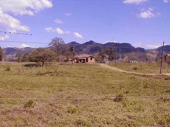 POVOADO DE RIACHO EM GRAVATAL-SC-FOTO:JORGE LEONARDO NESI - GRAVATAL - SC