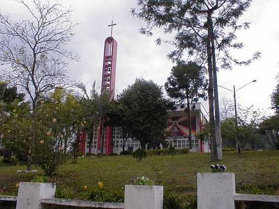 PRAA E IGREJA MATRIZ DE GRAVATAL-SC-FOTO:JORGE LEONARDO NESI - GRAVATAL - SC