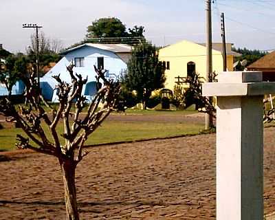 CASAS POR RAFAEL FERRONATO - GUARACIABA - SC