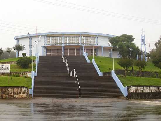 ESCADARIA DA MATRIZ DE N.SRA.DE FTIMA EM GUARACIABA-SC-FOTO:JOS CARMINATTI - GUARACIABA - SC