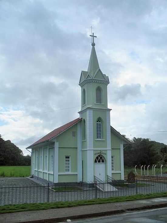 IGREJA DE CONFISSO LUTERANA DO BRASIL-FOTO:BEDENE - GUARAMIRIM - SC