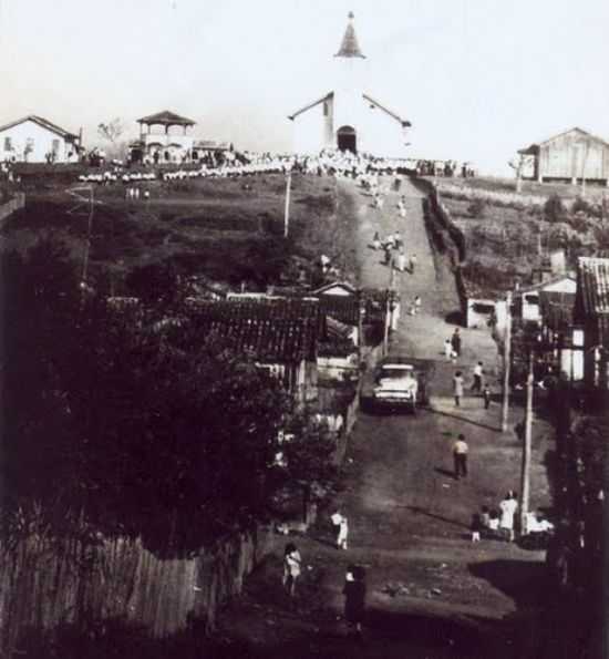 VISTA DO GUAT EM UM 7 DE SETEMBRO NA DCADA DE 1960, POR LUNARDI LEAL - GUAT - SC