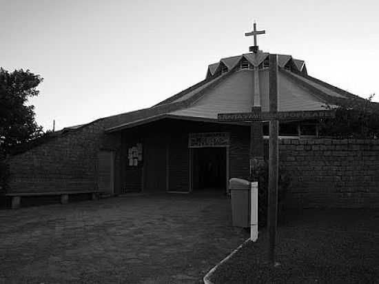 IARA-SC-IGREJA DE N.SRA.DOS NAVEGANTES EM BALNERIO RINCO-FOTO:JORNAL IARESNE - IARA - SC