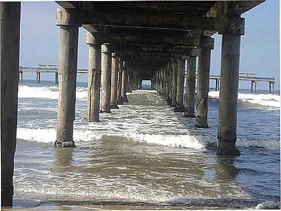 IARA-SC-PLATAFORMA DE PESCA NA PRAIA DO RINCO-FOTO:FACEBOOK.COM/PRAIADORINCAOICARASC - IARA - SC