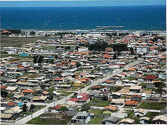 IARA-SC-VISTA AREA DA PRAIA E PLATAFORMA NA PRAIA DO RINCO-FOTO:FACEBOOK.COM/PRAIADORINCAOICARASC - IARA - SC