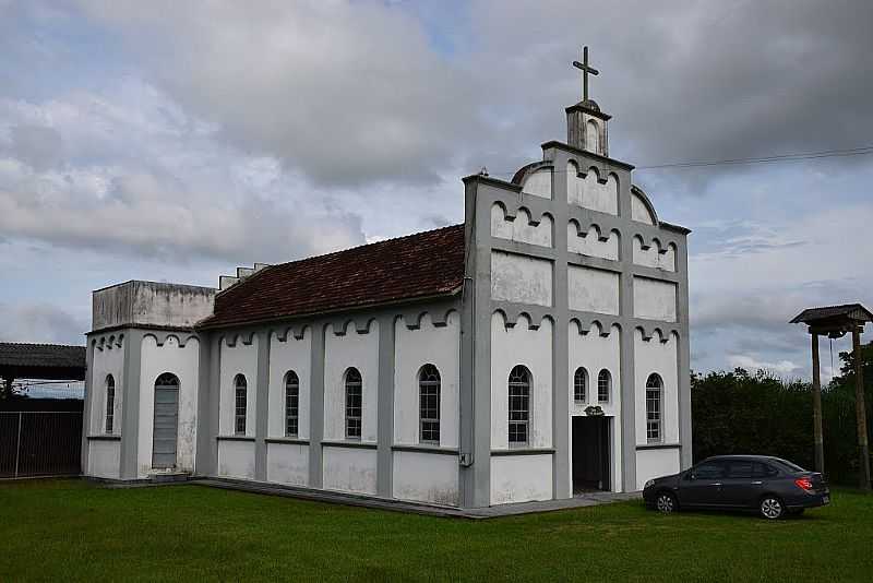 IGREJA EM ILHOTA - SC  POR ARNO MULLER  - ILHOTA - SC