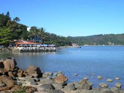 PRAIA DO SAMBAQUI, POR OLESIO M CORRA - INGLESES DO RIO VERMELHO - SC