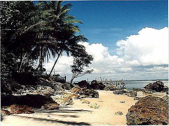 PRAIA EM MORRO DE SO PAULO-BA-FOTO:ARMIN2156 - MORRO DE SO PAULO - BA