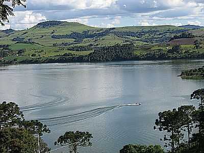LAGO DE IT  FOTO
POR BERDAM - IT - SC