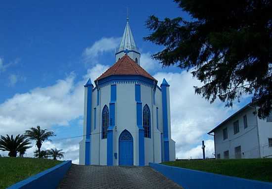 FUNDOS DA IGREJA DE ITAIPOLIS-FOTO:MAURO WUNDERLICH - ITAIPOLIS - SC