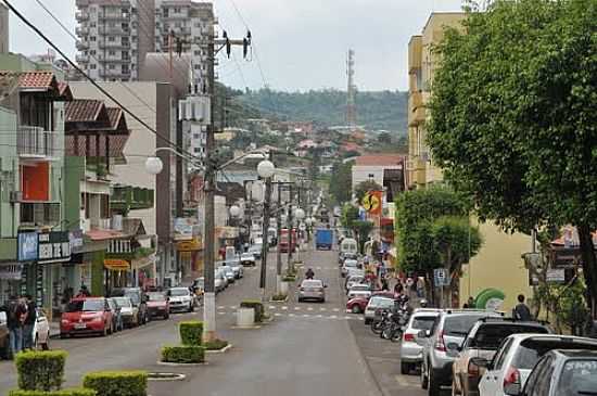 AVENIDA CENTRAL DE ITAPIRANGA-SC-FOTO:CIBILS FOTOJORNALISM - ITAPIRANGA - SC