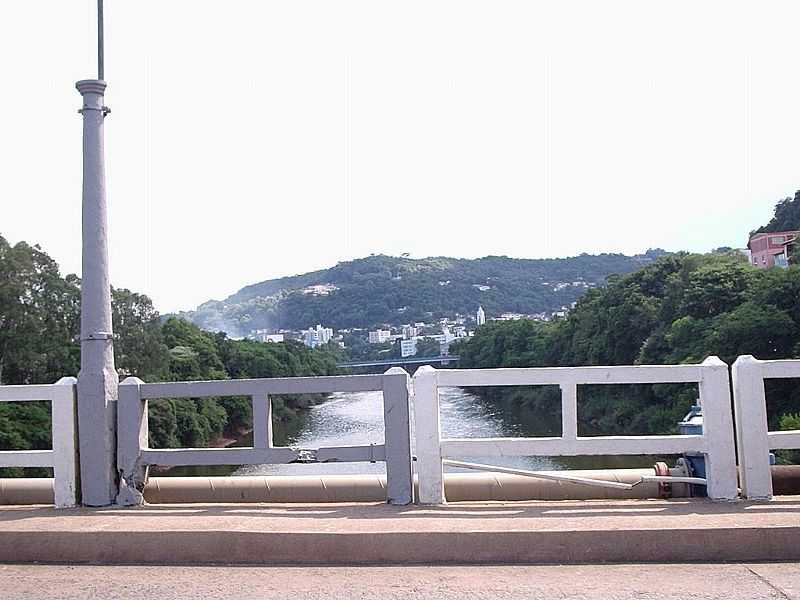 JOAABA-SC-PONTE SOBRE O RIO DO PEIXE-FOTO:THIAGO DAMBROS - JOAABA - SC