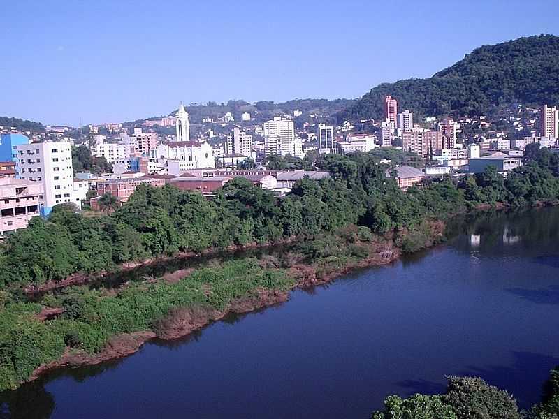 JOAABA-SC-RIO DO PEIXE E A CIDADE-FOTO:THIAGO DAMBROS - JOAABA - SC