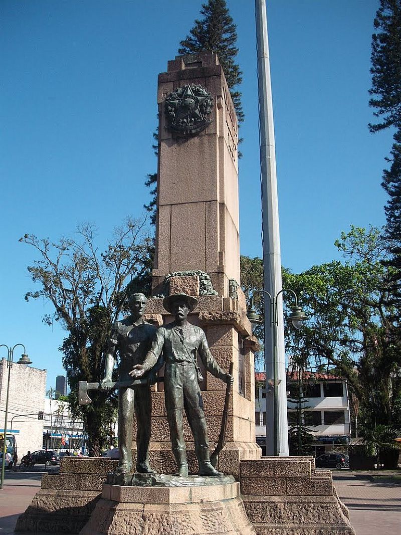 JOINVILLE-SC-MONUMENTO AOS IMIGRANTES-FOTO:GUSTAVO RAMOS CHAGAS - JOINVILLE - SC