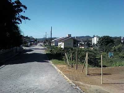RUA PREFEITO ISAAC ERTONCINE POR F_LEAL - LAURO MLLER - SC