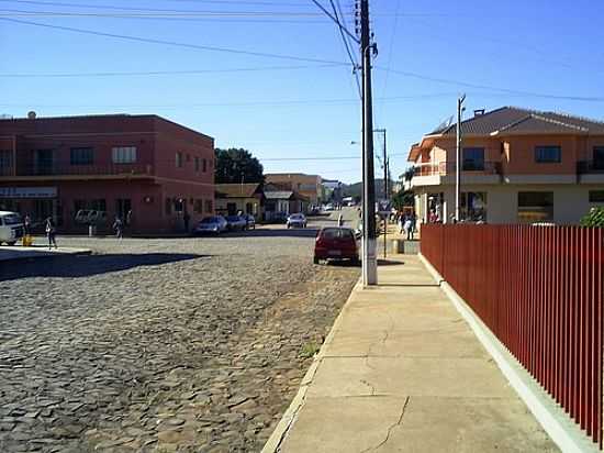 AVENIDA ARTHUR BARTH EM LEBON RGIS-SC-FOTO:CRISTYAN PIERDON - LEBON RGIS - SC