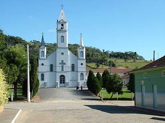 IGREJA MATRIZ DE LEOBERTO LEAL-FOTO:FLAVIO RENATO RAMOS  - LEOBERTO LEAL - SC