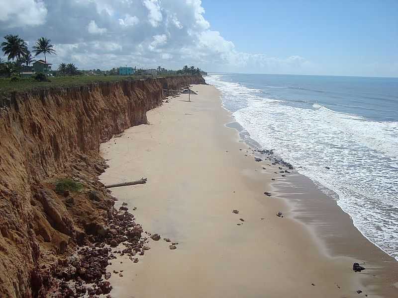 MUCURI-BA-PRAIA DA COSTA DOURADA-FOTO:GILDAZIO FERNANDES - MUCURI - BA