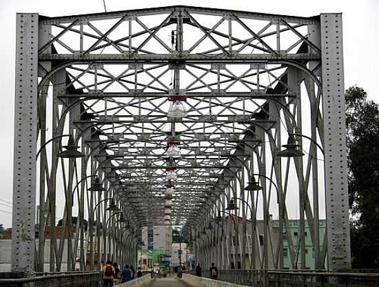 PONTE DE FERRO EM MAFRA-SC-FOTO:ANDR BONACIN - MAFRA - SC