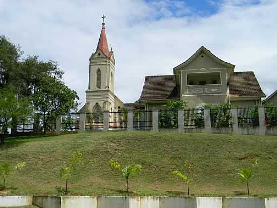 PRAA E IGREJA EM MASSARANDUBA-SC-FOTO:FELPZS - MASSARANDUBA - SC