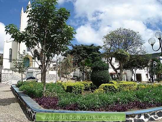 PRAA E IGREJA MATRIZ DE MUNDO NOVO-BA-FOTO:IVO CHAVES - MUNDO NOVO - BA