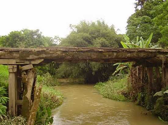 PONTE ENTRADA TAQUARUC MIRIM DOCE
FOTO POR TITAFONO - MIRIM DOCE - SC