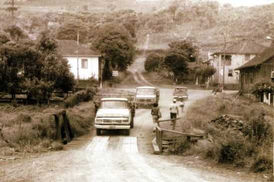 RUA DO COMRCIO - 1960-FOTO:JULIOROBERTO RDIGER - MODELO - SC