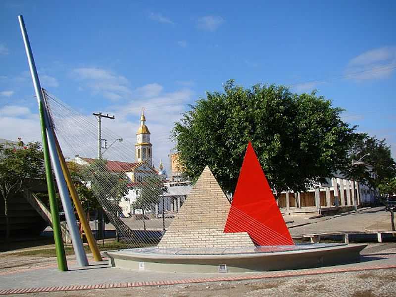 MONUMENTO HISTRICO ALUSIVO AO CENTENRIO DE MORRO DA FUMAA - MORRO DA FUMAA - SC