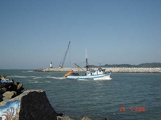 NAVEGANTES-SC-ENTRADA DO PORTO DE ITAJA-FOTO:ROMO - NAVEGANTES - SC