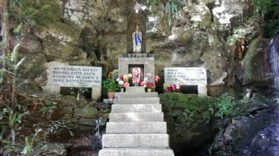 GRUTA NOSSA SENHORA DE LOURDES RIO AMARAL SC., POR MARIA DE FTIMA COSTA - ORLEANS - SC