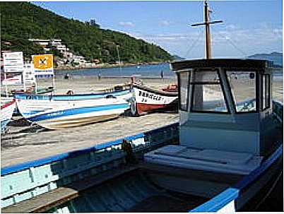 BARCOS-FOTO:CLEBER LIMA - PNTANO DO SUL - SC