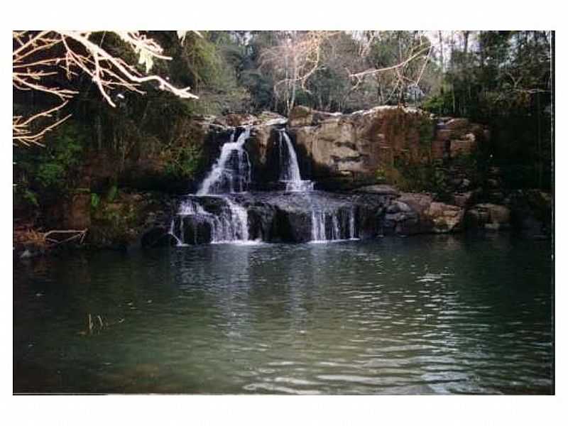 AS QUEDAS DO SALTO DO RIO DAS FLORES - PARASO - SC