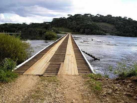 PONTE BAIXA NO RIO CHAPEC EM PASSOS MAIA-SC-FOTO:PEDRO L. V. JUNIOR - PASSOS MAIA - SC