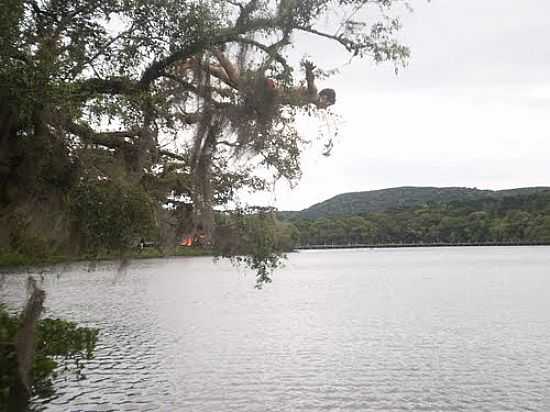 RIO CHAPEC EM PASSOS MAIA-SC-FOTO:NILMAR PEROZZA - PASSOS MAIA - SC