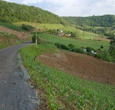 ESTRADA RURAL-FOTO:AURI BRANDO - PERITIBA - SC