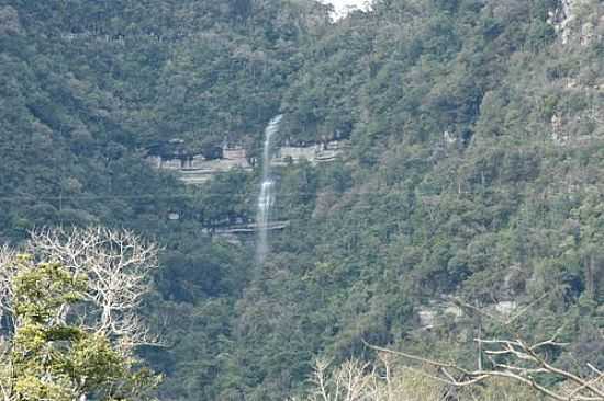 CACHOEIRA SERRA GRANDE EM PETROLNDIA-SC-FOTO:EDILSON MAANEIRO - PETROLNDIA - SC