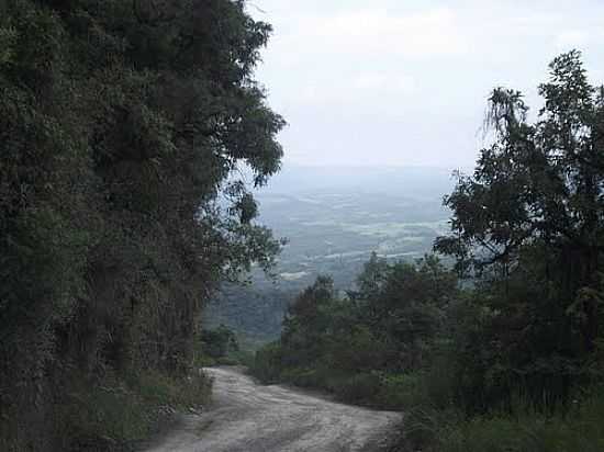 ESTRADA DA REPRESA PERIMB EM PETROLNDIA-SC-FOTO:ANGELO CARLOS RONCHI - PETROLNDIA - SC