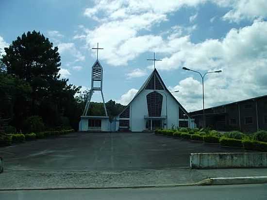 IGREJA MATRIZ DE PETROLNDIA-SC-FOTO:ANGELO CARLOS RONCHI - PETROLNDIA - SC