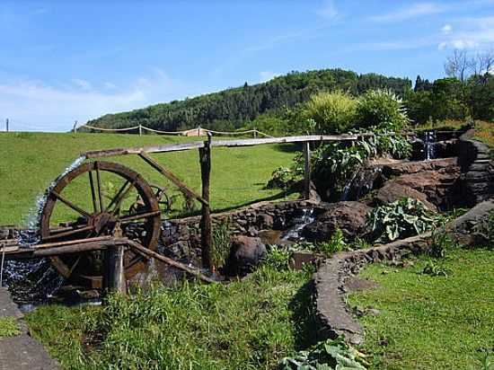 RODA DGUA EM PIRATUBA-FOTO:AURI BRANDO - PIRATUBA - SC