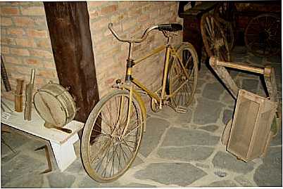 MUSEU DO MARCENEIRO BEHLING, POR EDEMAR CARLOS HEBLING - POMERODE - SC