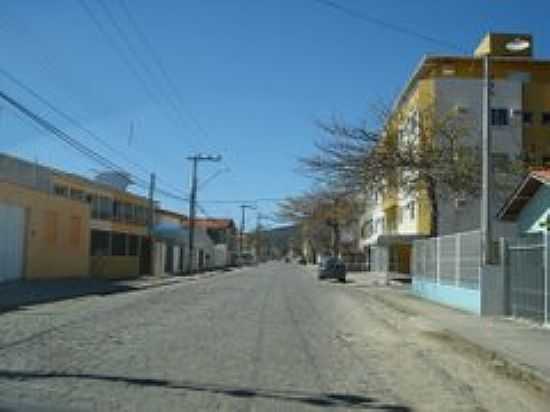 AVENIDA SENADOR FONTANA EM PORTO BELO-FOTO:CARLOS C. NASATO - PORTO BELO - SC